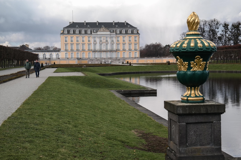 rococo, statue, baroque, built structure, travel destinations, plant, building exterior, art and craft, building, the past, history, day, architecture