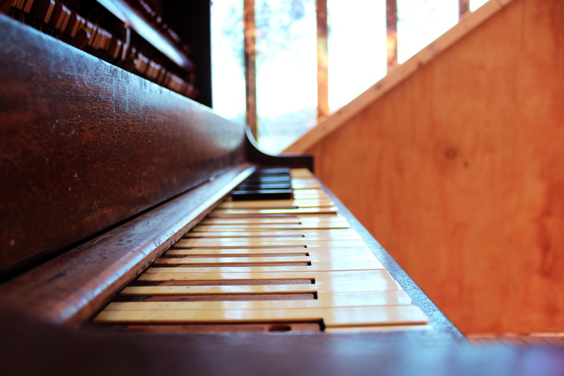 built structure, united states, grand piano, no people, footpath, absence, distressed, the way forward, plywood, connection, architecture, indoors, piano