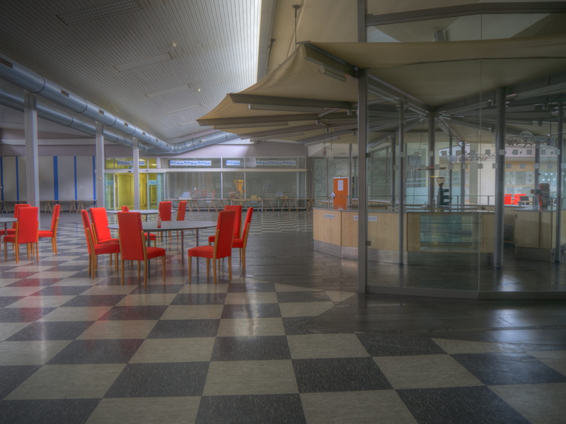 checked pattern, indoors, tile, architecture, hall, flooring, built structure, abandoned, foyer, 4K, building, no people, ceiling, tiled floor, industry