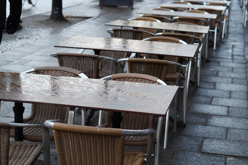 5K, outdoors, footpath, Berlin, empty, Café, large group of objects, rain, indoors, urban Scene, seat, order, Table, wood - material, focus on foreground