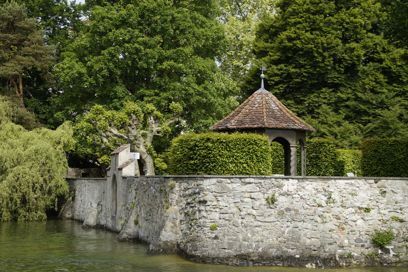 lake, park - man made space, nature, building exterior, outdoors, growth, garden shed, lush foliage, built structure, lake constance, green color, wall