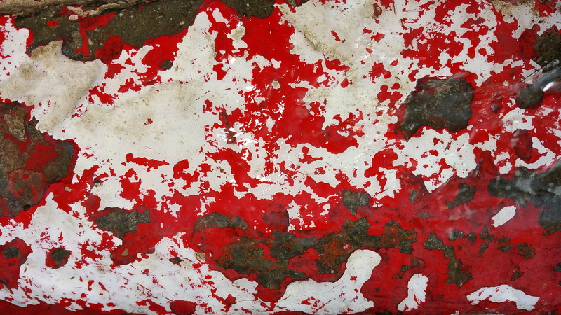 full frame, 2K, bad condition, red, damaged, peeling off, backgrounds, peeling, decline, built structure, white color, day, no people, deterioration, close-up