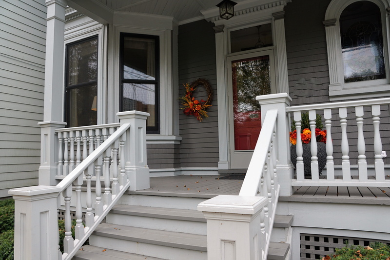 plant, Home, house, balcony, no people, front stoop, residential building, entrance, building exterior, Wood, wood - material, Veranda, residential district