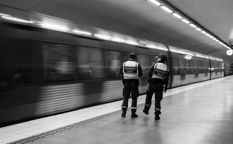 guard, transportation, surveillance, mode of transportation, architecture, fast, control, transport security, metro, railroad station, railroad station platform