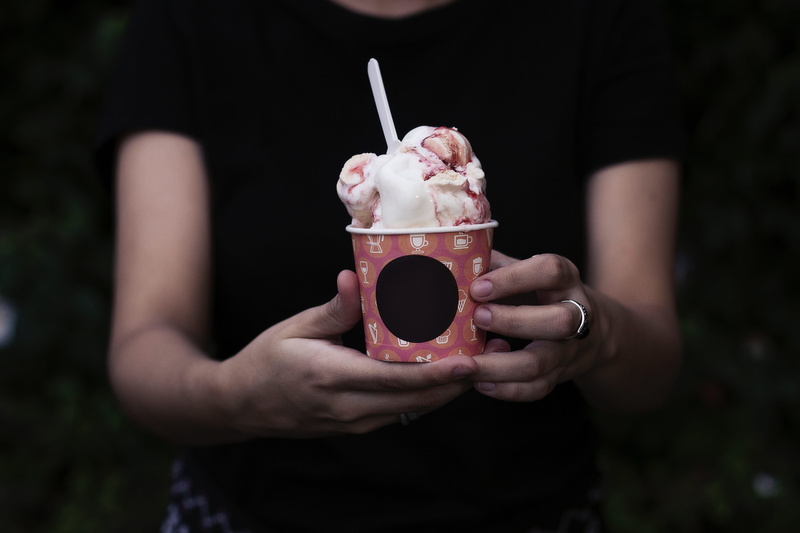 adults only, food and drink, focus on foreground, 5K, food, adult, glass, summer, hand, human Hand, straw, cold - Temperature, ice, dairy product, freshness