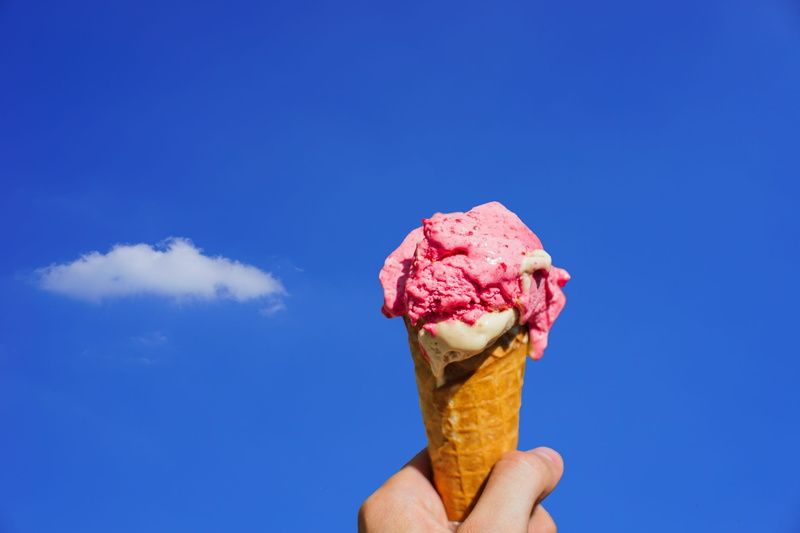 finger, sky, frozen sweet food, 1080P, holding, refreshment, melting, soft ice cream, food, hand, frozen food, temptation, food and drink, frozen, delicious