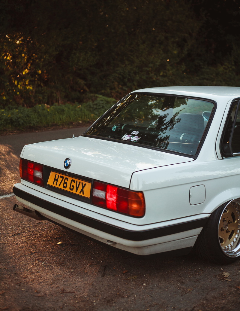focus on foreground, no people, southampton, white, stationary, motor, communication, land vehicle, bmw, vehicle, engine, retro styled, automobile, travel