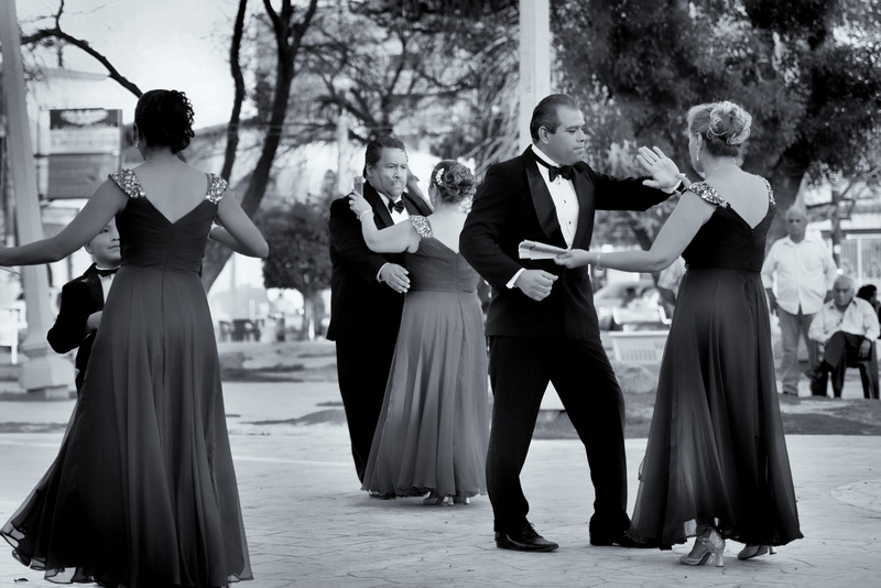 culture, women, music, 5K, people, holding, mexico, young adult, incidental people, mid adult, wedding, number of people, couple - relationship, full length