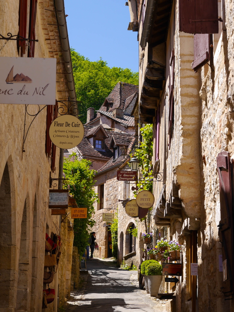hanging, the way forward, information, building, medieval town, historical, beautiful street, village, italy, house, lovely street, saint, spirituality