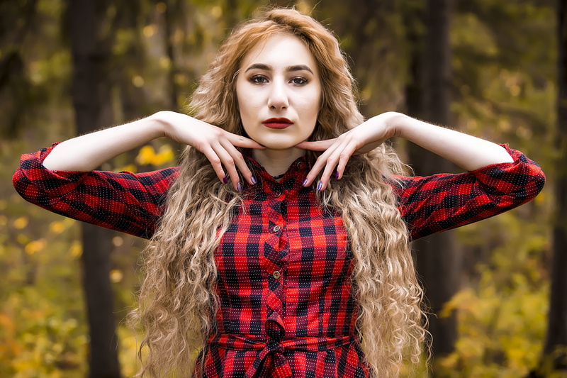 4K, young women, beautiful people, pores, closeup, red, fashion, beautiful woman, hairstyle, portrait, women, nature, outdoors, eyes, girl, looking at camera