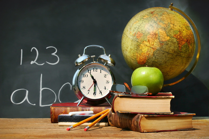Mel, pencils, school, 2K, Board, glasses, watch, globe, books, Apple, table, alarm clock