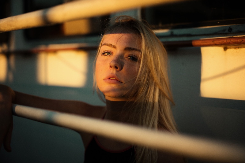 Jesse Herzog, face, portrait, sunlight, freckles, teenager, young women, close-up, selective focus, headshot, long hair, blond hair, looking at camera