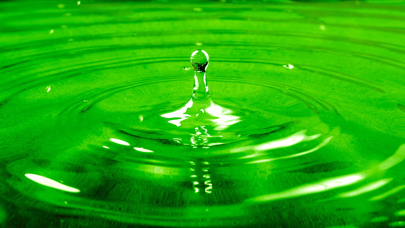 drop, indoors, splashing droplet, purity, falling, drop of water, droplet, reflection, clean, photography, ripple, concentric, 4K, green color, backgrounds