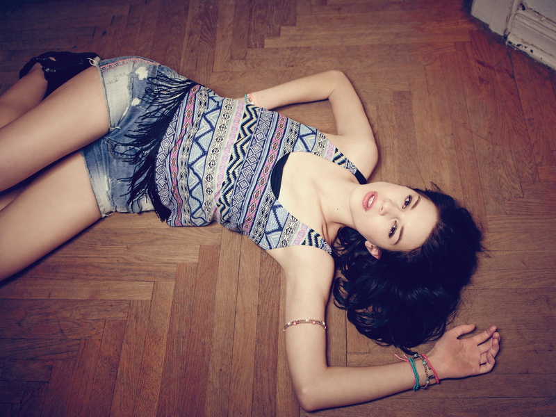 women, long, hair, lying, floor, wooden floor, viewer, 1080P, long hair, looking, looking at viewer, 2000x1500, lying down, wooden