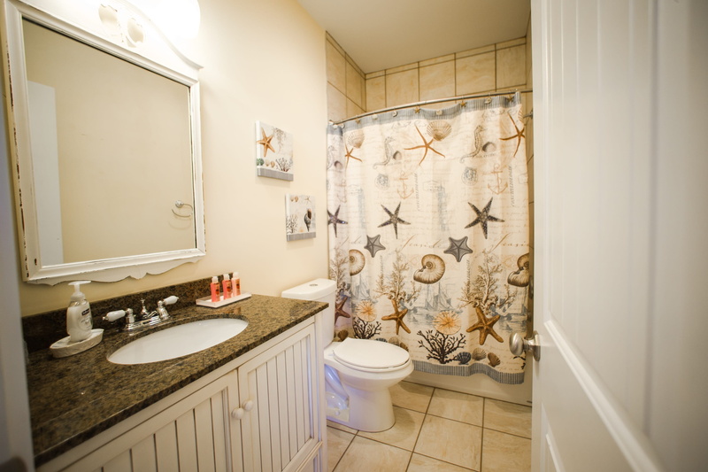 home interior, domestic room, home, tile, house, bath room, hygiene, sink, mirror, indoors, bathroom sink, no people, household equipment, toilet, domestic life