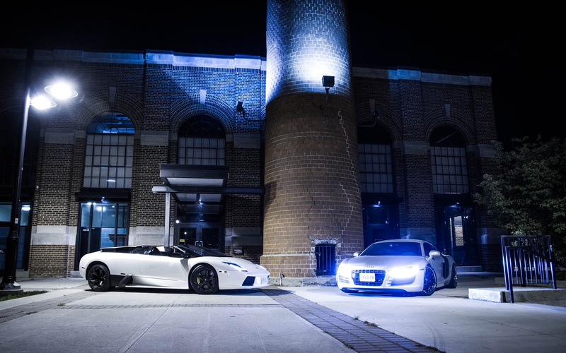 city, architecture, sign, white, no people, building exterior, blue, Audi, luxury, road, motion, transportation, motor vehicle, communication, Lamborghini Murcielago