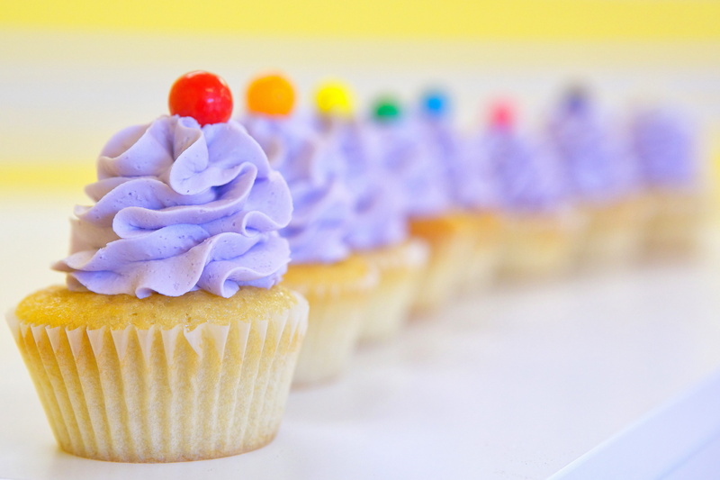 in a row, buttercream, sweet food, indoors, icing, frosting, cupcake, celebration, baked, cupcakes, temptation, no people, unhealthy eating, food and drink