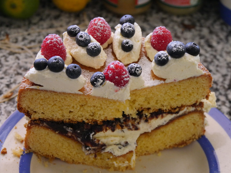 healthy eating, raspberry, still life, berry fruit, indulgence, no people, rasphberries, eat it too, blueberry, sweet food, close-up, food, dessert, temptation