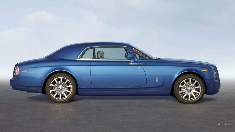 Rolls-Royce Phantom, motor vehicle, stationary, land vehicle, silver colored, vintage car, retro styled, coupe, chrome, no people, day, blue cars, transportation
