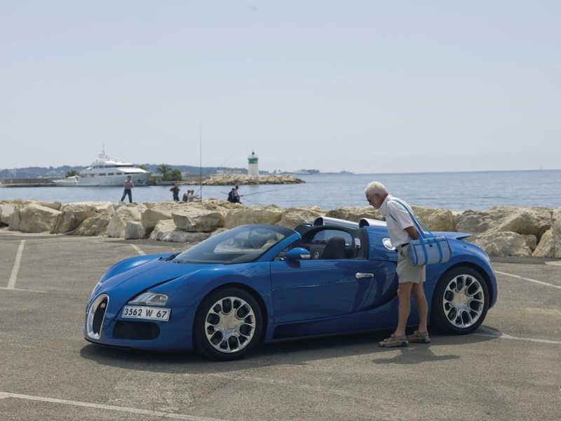 copy space, rear view, Bugatti Veyron, sky, motor vehicle, day, car, 720P, blue, luxury, mode of transportation, land, convertible, horizon over water
