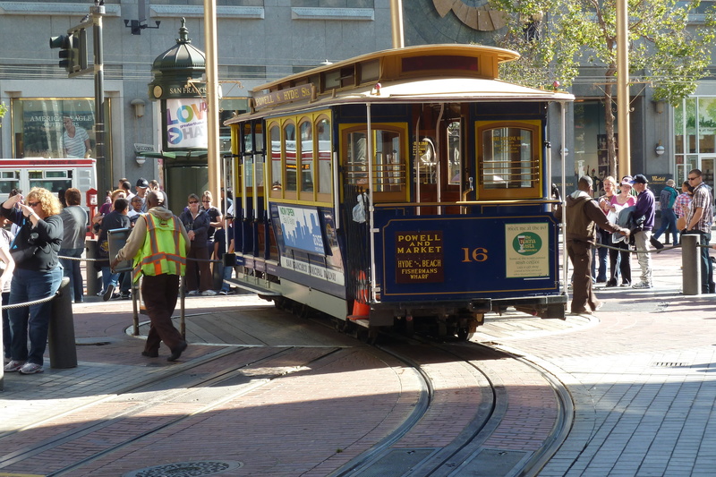 tram, city life, cable car, real people, built structure, 4K, adult, railroad track, san francisco, crowd, men, rail transportation, large group of people