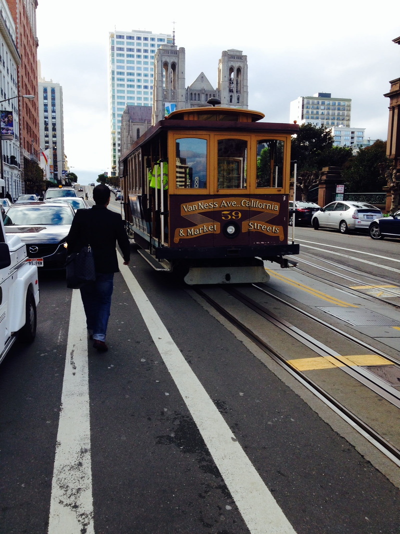 mode of transportation, city street, Cable Car, architecture, road, outdoors, sign, San Francisco, Tourism, transportation, incidental people, city life