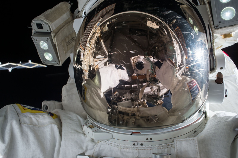 3d, machinery, silver colored, business, speed, helmet, selfie, hydraulic brake, reflection, hospital, mode of transportation, 4K, still life, suit, nasa