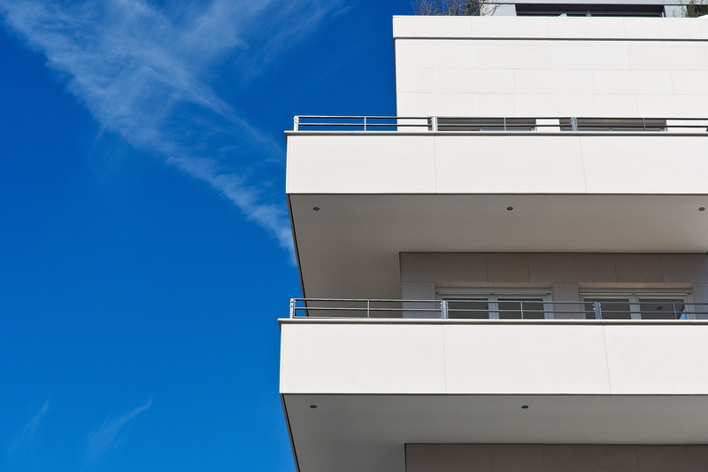 outdoors, city, property, live, white, downtown, window, clear sky, concrete, angle, day, rent, building, no people, modern, outlook, balconies, düsseldorf