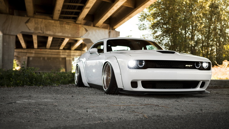 t, architecture, plant, no people, day, chrome, 2014, wealth, car, Dodge, 1080P, coupe, wheel, outdoors, r, land vehicle, stationary, transportation, SRT