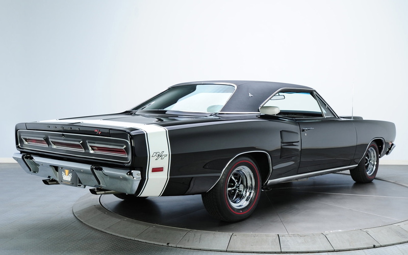mode of transportation, wheel, day, black Color, copy space, Magnum, coupe, background, obsolete, land Vehicle, classic, car, front View, no People, Muscle car