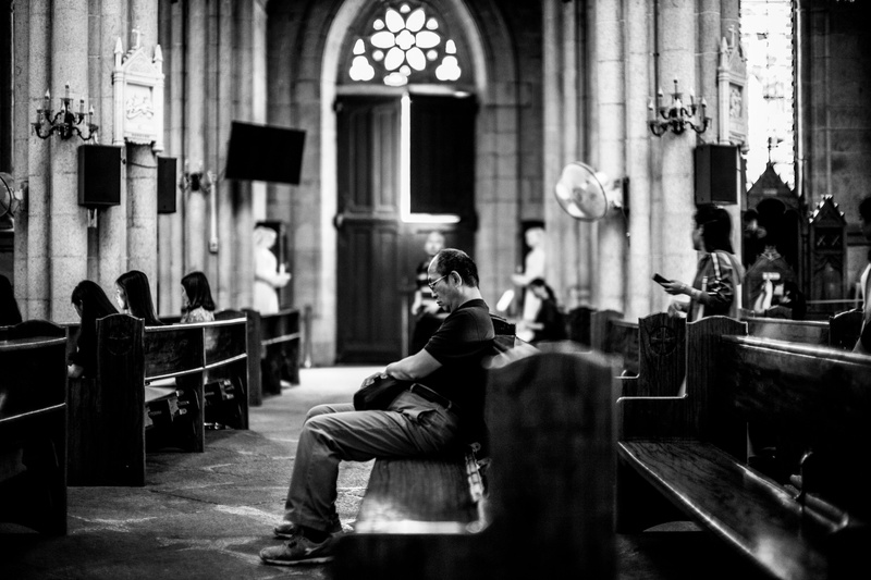 real people, architecture, bench, seating, religion, blakc and white, curch, pray, pew, full length, built structure, person, people, listening, man, building