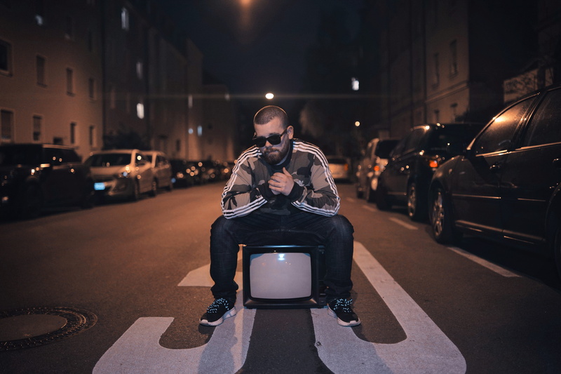 mode of transportation, car, government, sitting, night, 5K, tv, building exterior, real people, built structure, motor vehicle, architecture, city, crt