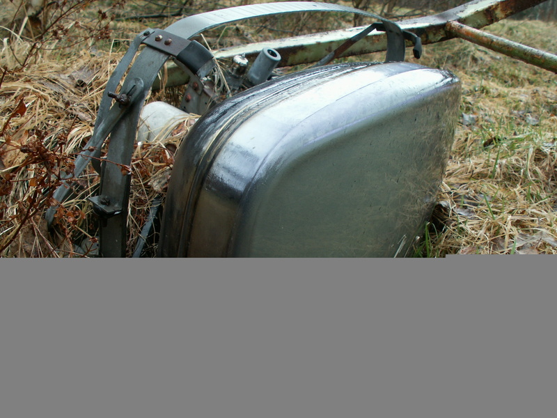 mode of transportation, land vehicle, obsolete, lamp, broken, nature, device, old, electronic, day, no people, crt, land, rusty, archaic, field, televisor