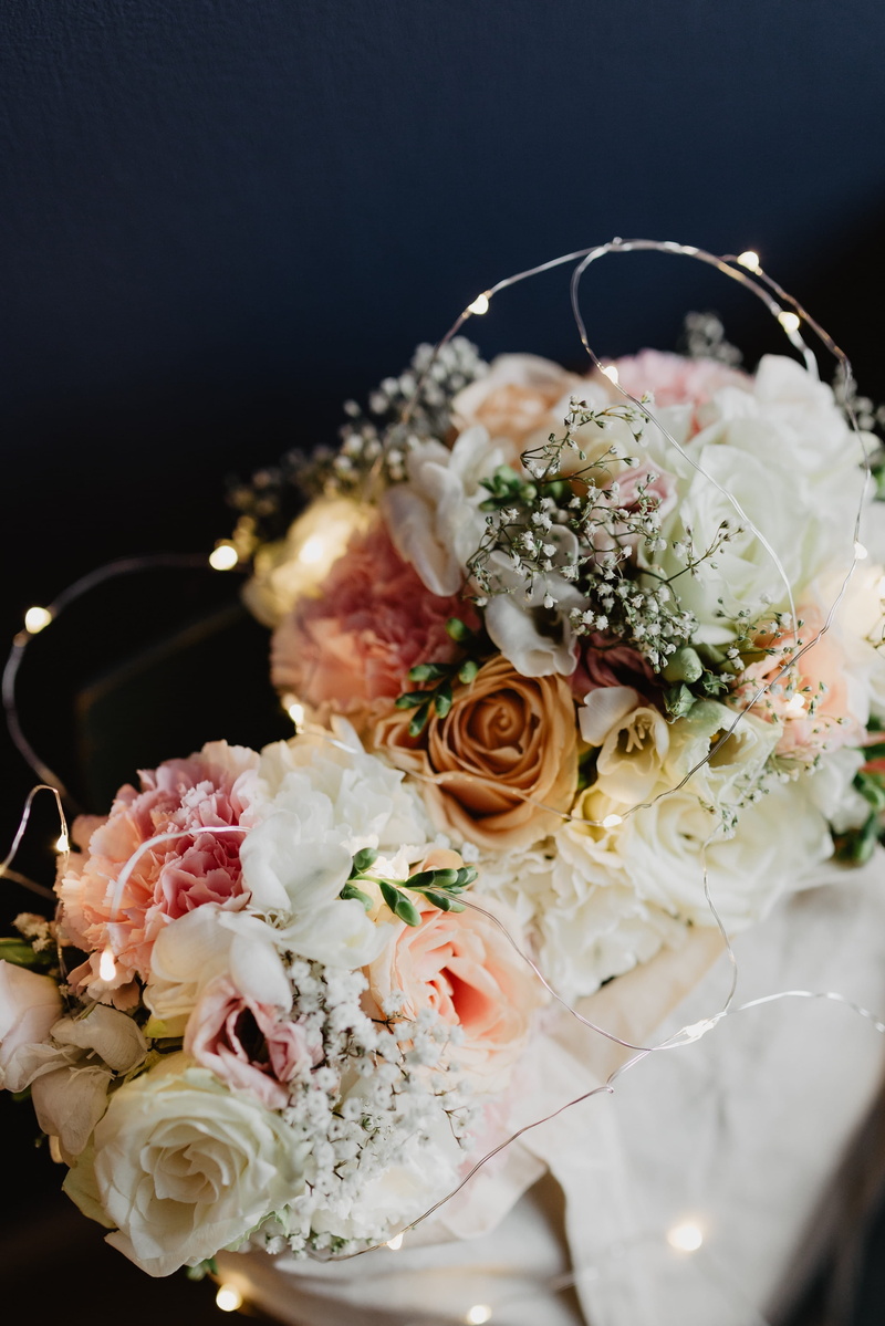 flowering plant, bouquet, vulnerability, roses, rose, flora, garnish, arrangement, freshness, wedding, nature, plant, event, flower, flower head, life events