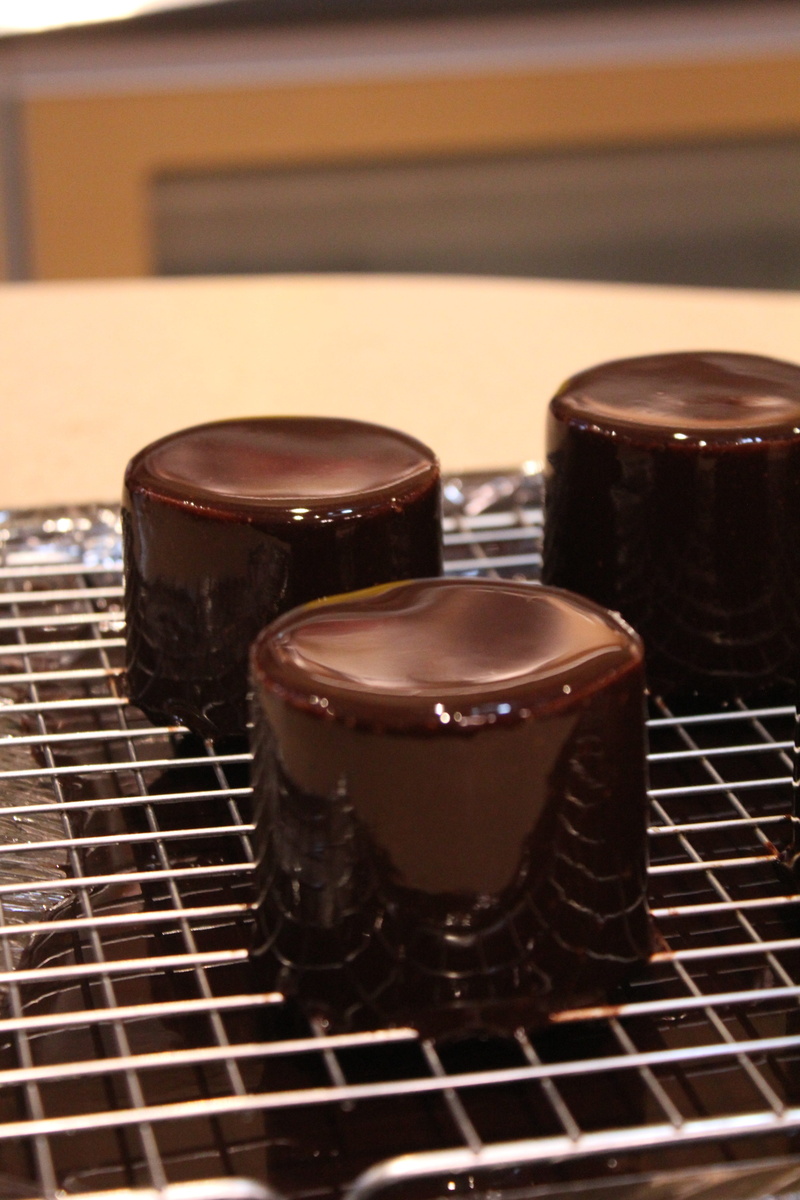 brown, japanese food, metal, food and drink, indulgence, close-up, kitchen utensil, chocolate, cream, dessert, selective focus, refreshment, indoors, still life