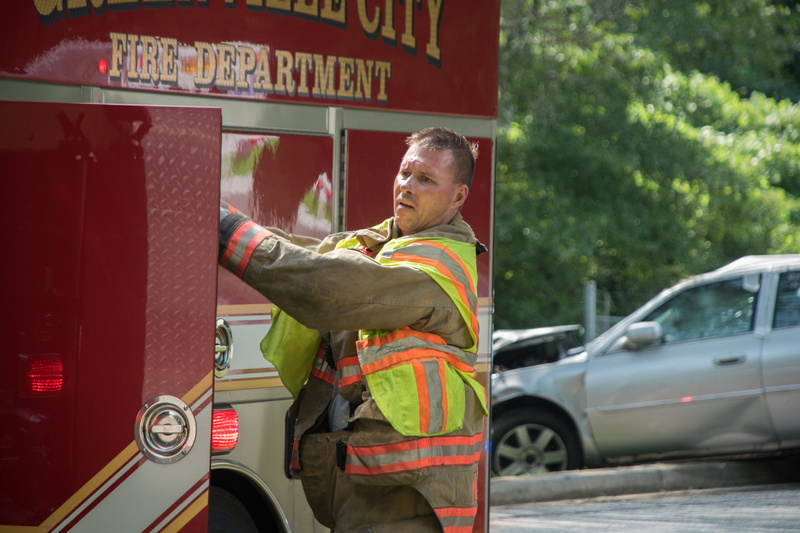 hospital, outdoors, clothing, fire, health system, communication, emergency, mid adult men, paramedic, drill, real people, transportation, car, car crash