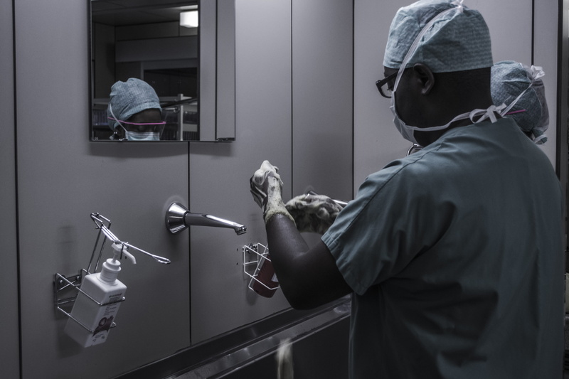 real people, operating theater, hospital, room, 4K, surgeon, surgical, mirror, inside, near, human hand, stainless, scrubs, shirt, operation, adult, hand