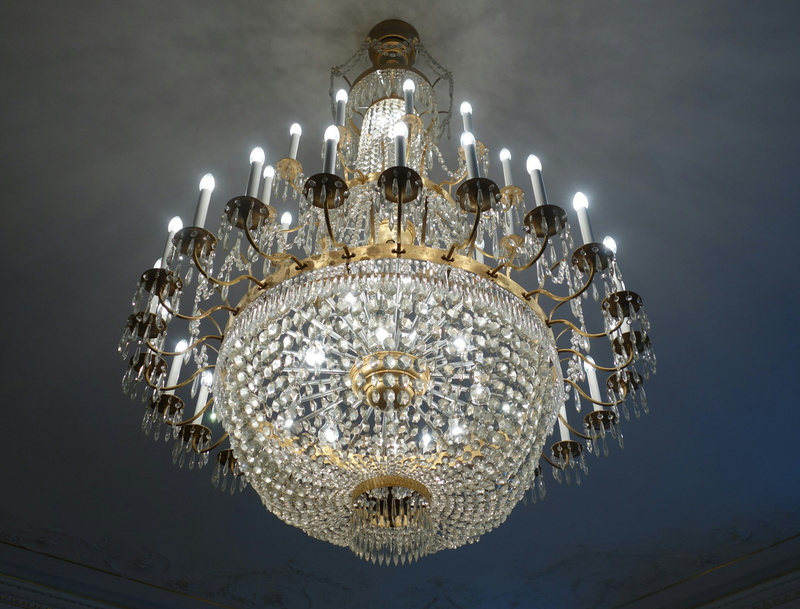 4K, no people, crystal chandeliers, directly below, glowing, ornate, gold, jewelry, wealth, hanging, decoration, Luster, flash, Crystal, lighting, shiny