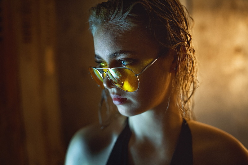 1080P, eyeglasses, glasses, sunglasses, blonde, one person, beautiful woman, portrait, headshot, front view, face, hair, serious, looking at camera, women with glasses