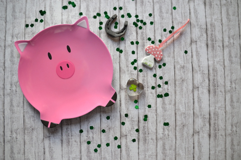 greeting card, directly above, wealth, close-up, piglet, lucky pig, wishes, high angle view, clover, indoors, purple, safety, table, savings, no people