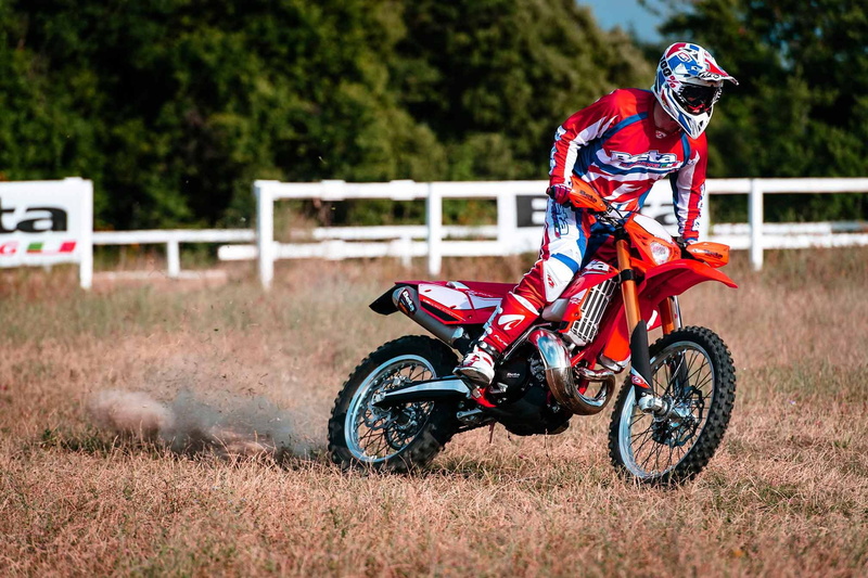 land vehicle, ride, headwear, crash helmet, helmet, sports race, tree, field, beta 250rr, transportation, one person, biker, 1080P, extreme sports, sports helmet