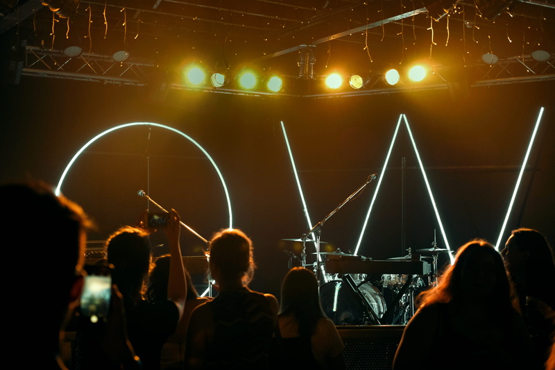 5K, lighting equipment, women, audience, stage, real people, stage - performance space, excitement, crowd, concert, night, people, ultra, stage light