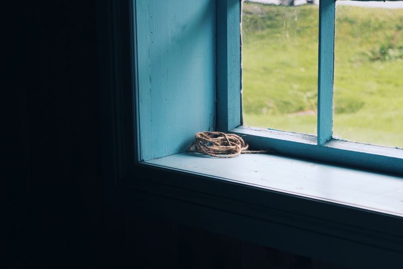 day, top, ancient, 5K, window interior, darkness, window light, string, open, household, blue, glass - material, house, sun, white, architecture, sunlight