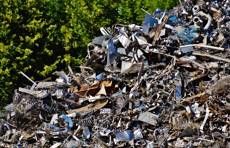 no people, recycling, outdoors, scrap iron, scrap metal, old, garbage, iron, ruined, gray, field, tree, scraps, pollution, damaged, land, nature, abandoned
