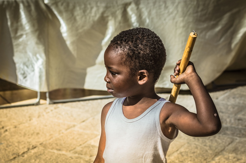 child, childhood, offspring, boys, architecture, holding, human body part, lifestyles, ius soli, men, bimbo, indoors, portrait, young, males, small, building