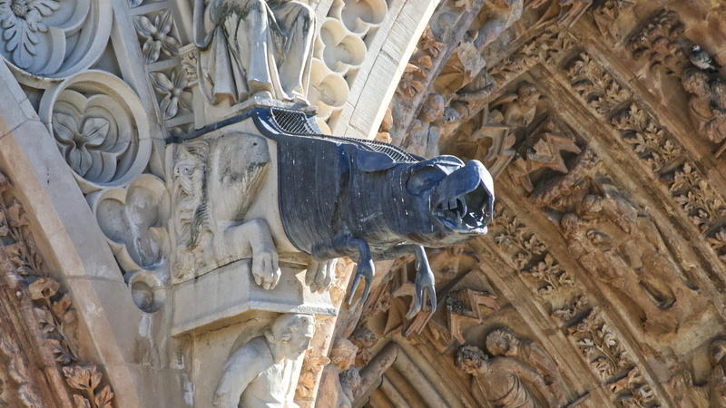 pillar, france, belief, ornate, art, the past, day, human representation, creativity, statue, reims, representation, ancient civilization, gargoyle, low angle view
