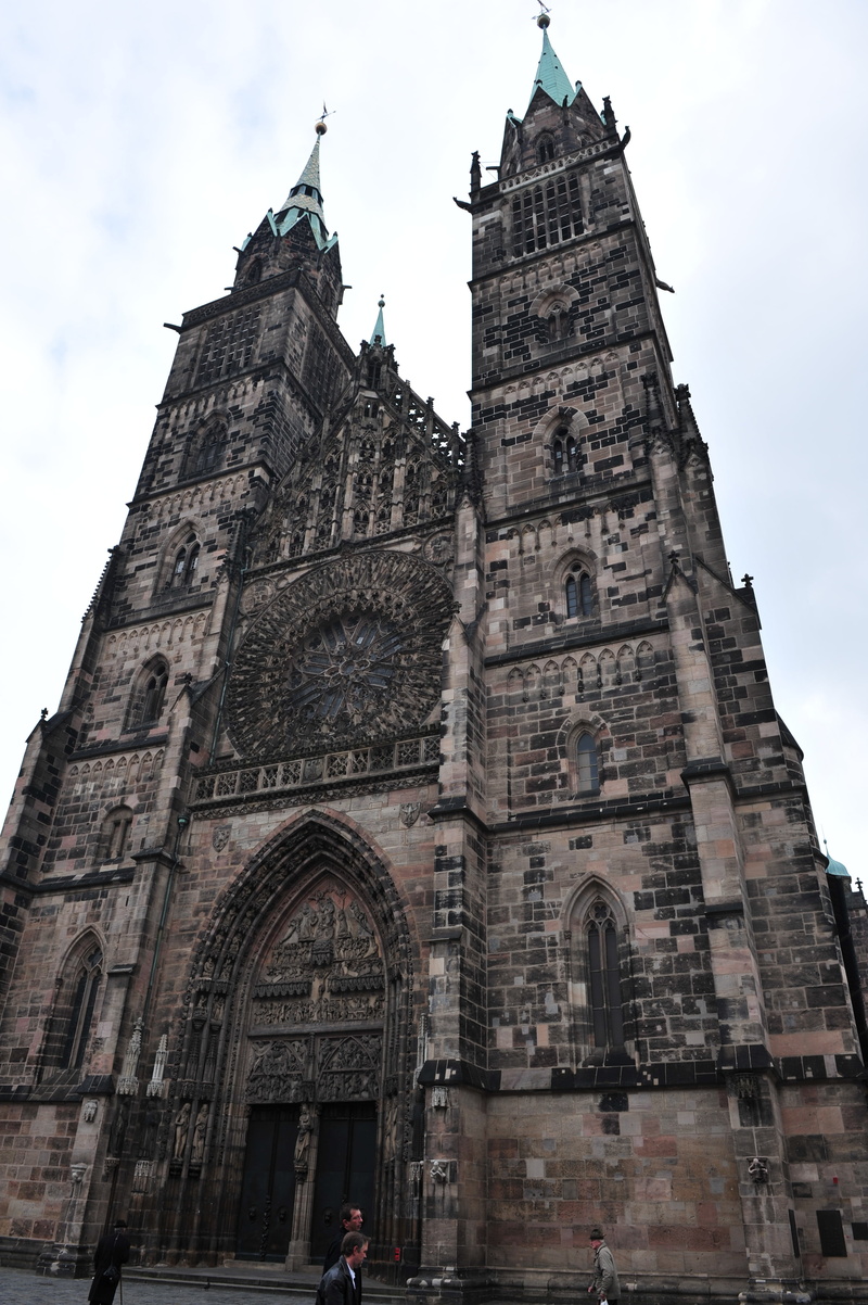 cross, the past, building exterior, spire, arch, 4K, tourist destination, outdoors, cloud - sky, religion, built structure, cathedral, fine, landscape