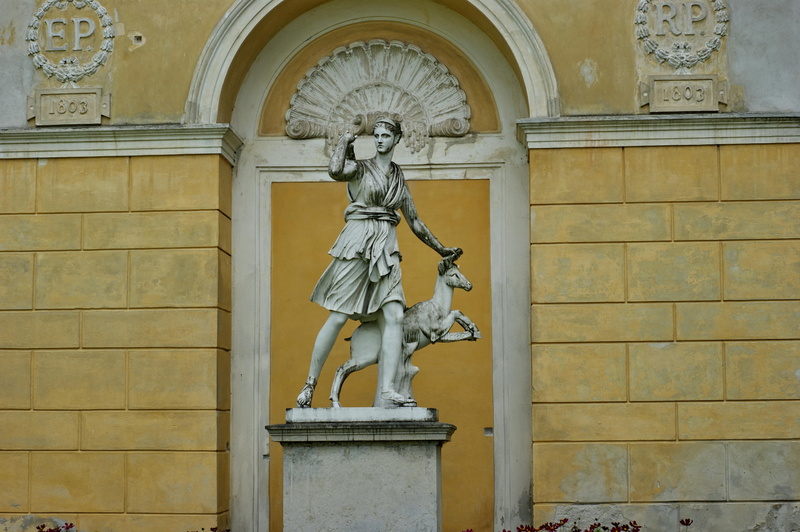 building exterior, mythology, angel, female likeness, art and craft, roman, representation, carving - craft product, day, stone material, woman, human representation