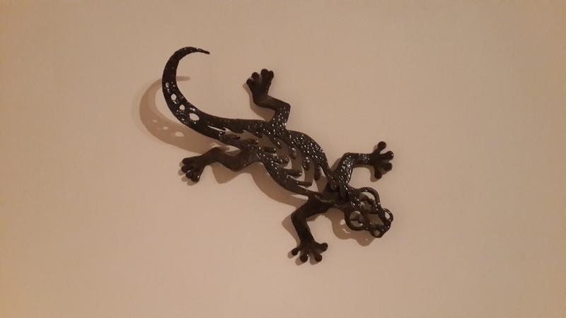 still life, indoors, creativity, lizard, key, figure, copy space, animal themes, sculpted, figurine, pattern, cut out, gecko, art and craft, no people