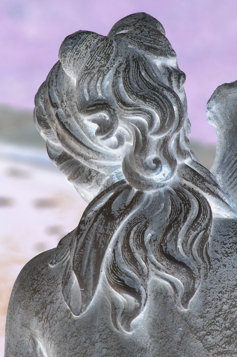 outdoors, Statue, beauty in nature, art and craft, day, focus on foreground, hair, Texture, no people, 2K, creativity, garden sculpture, close-up, back